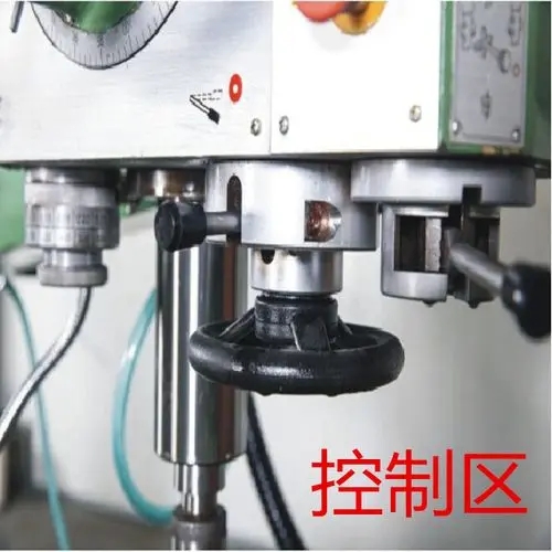 摇臂钻